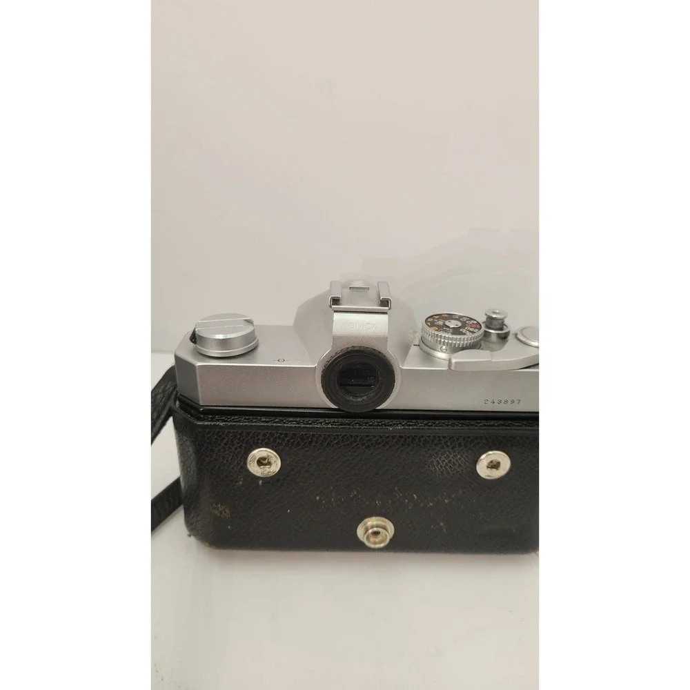 Konica Autoreflex T3 35mm SLR film camera 52mm F1.8 Hexanon Lens & Case